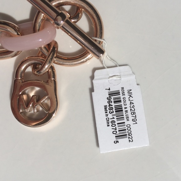 Sold Michael Kors Rose Gold&Blush Padlock Bracelet - Picture 3 of 5